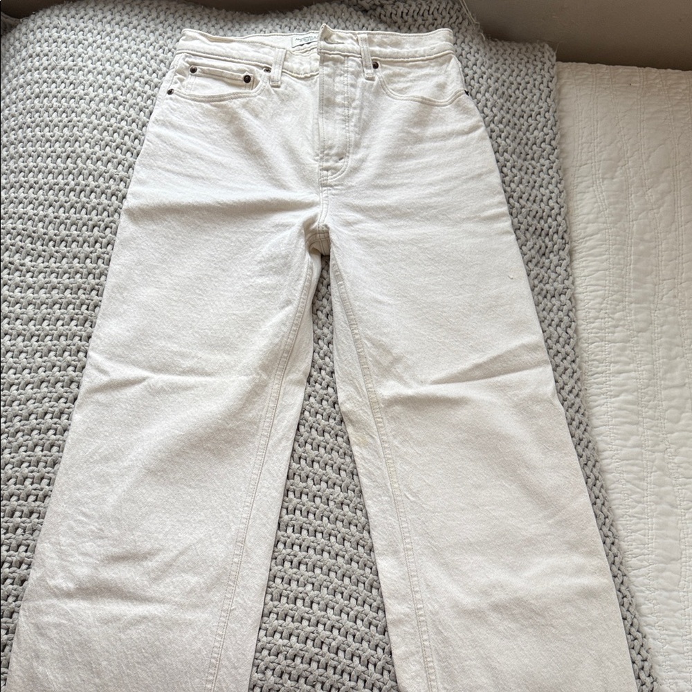 Abercrombie & Fitch Women's Straight Leg Jeans - Cream